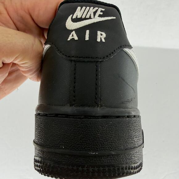 Nike Air Force 1 Low 07 Black White Swoosh Mens Size 9 FZ0627-010 Near Deadstock main image 15